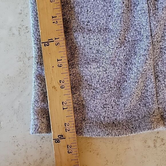 Simply Vera Wang sweater Size PS - Picture 9 of 9